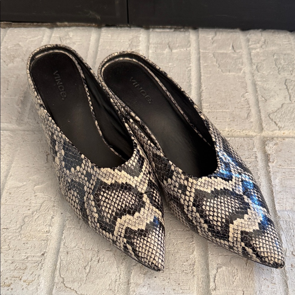 Vince Women's Black and Cream Snakeskin Mules